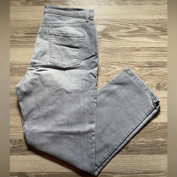Gloria Vanderbilt Denim - Gloria Vanderbilt Light Gray Straight Leg Jeans Size 16